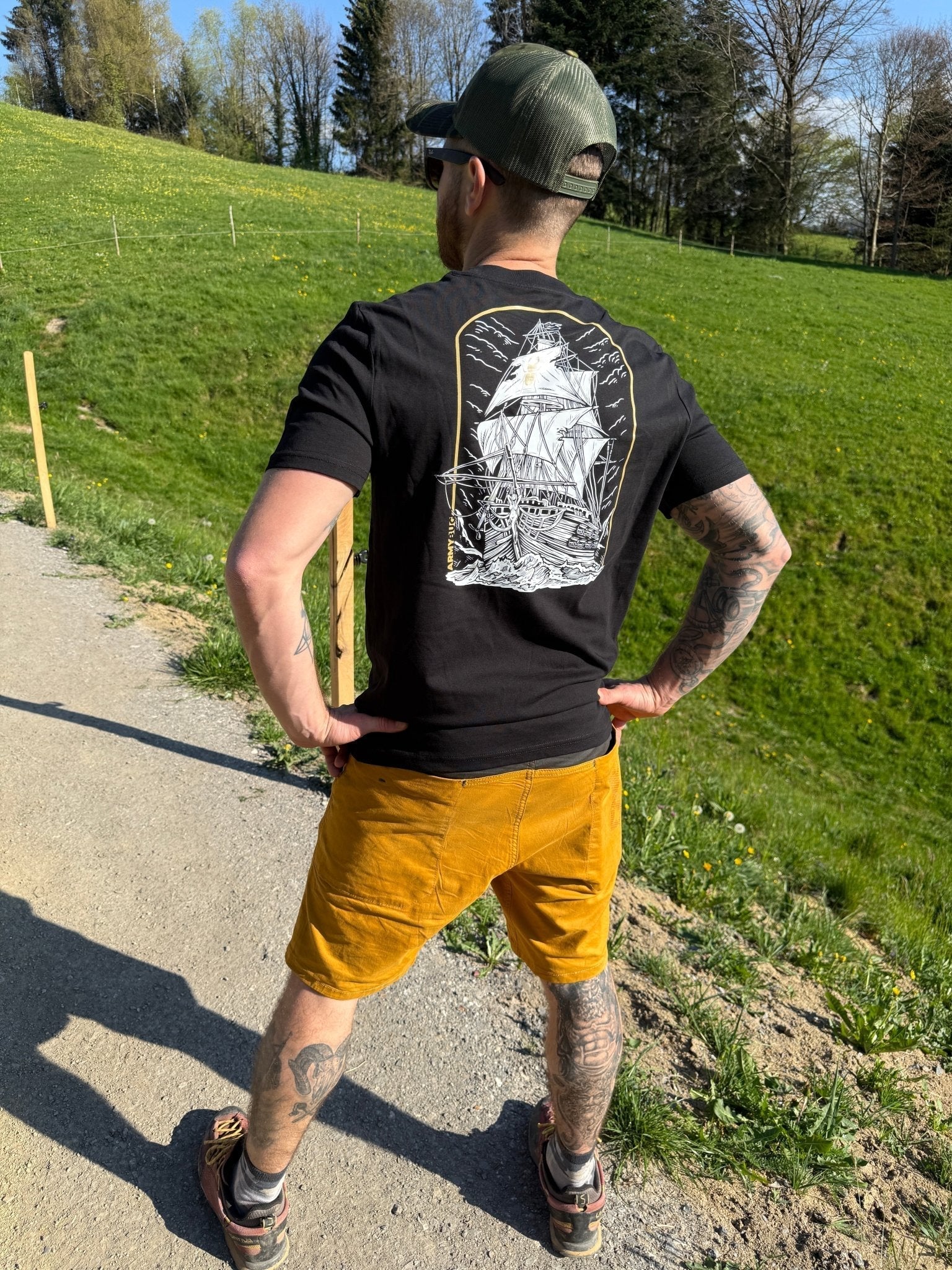 Crew Shirt Black Limited Edition - ArmyBug