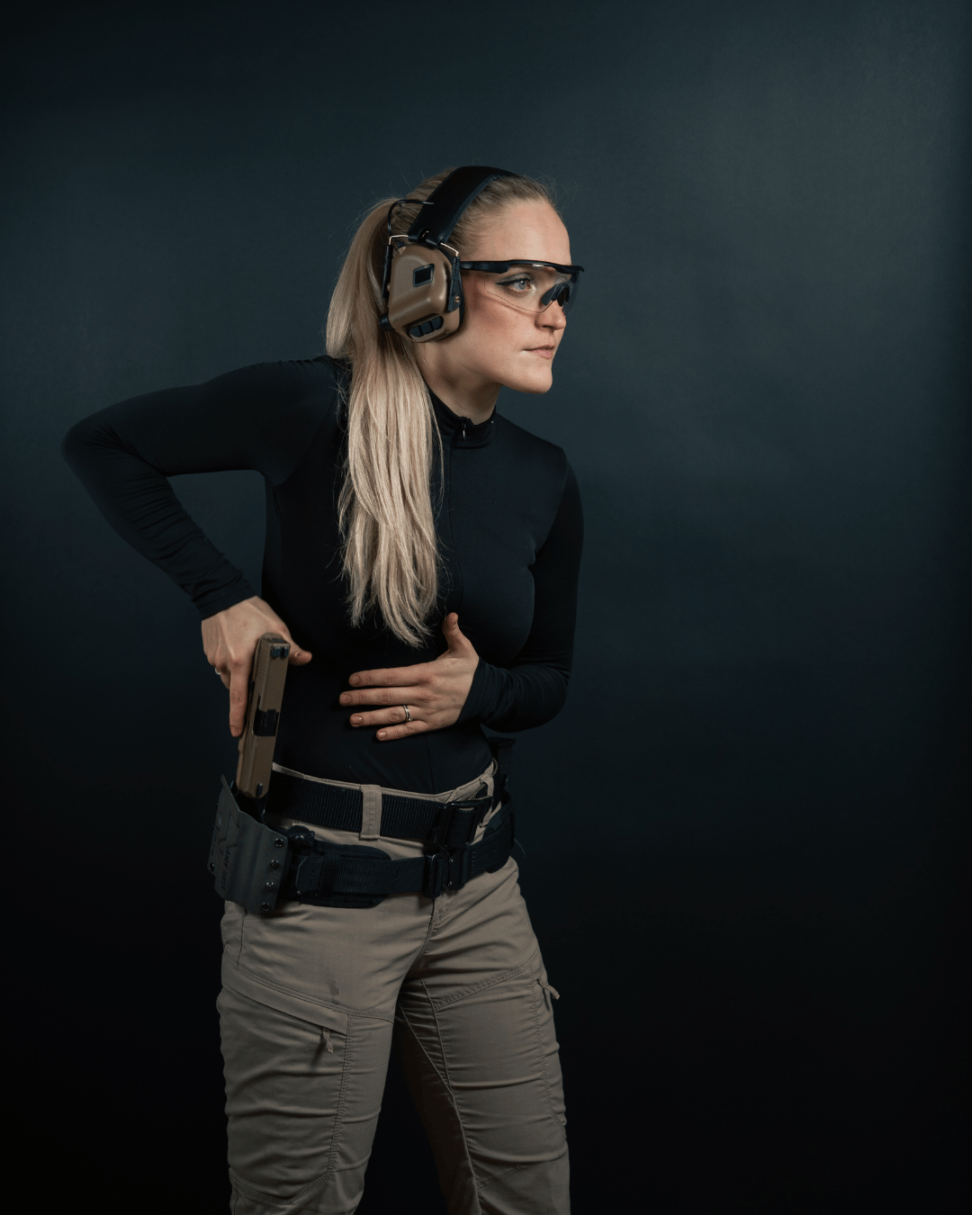 Frauen an der Waffe - Pistole Modul 1 - Amy9x19