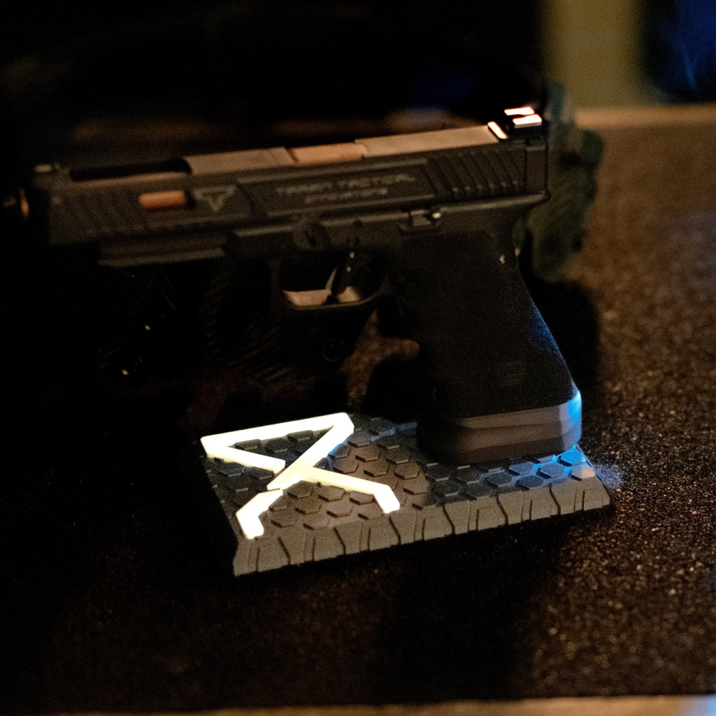 Waffen Display - Alpha Layers - EICHENWERK